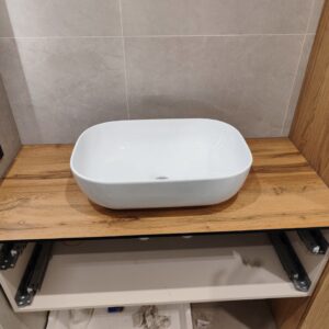 Древесный компакт для тумбы в душевой